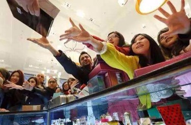 女人操屄视频直播中国人依然爱赴日旅游 消费已由爆买转向网购